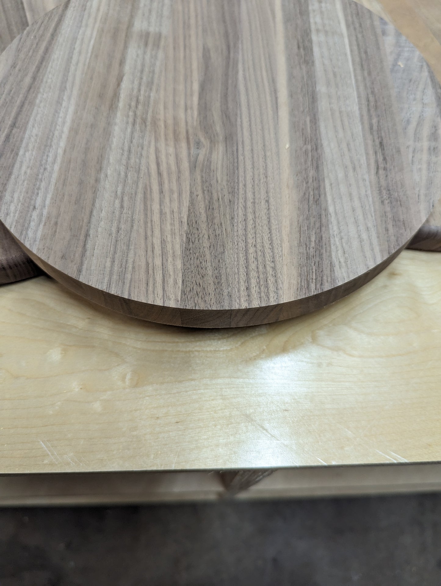 Premium Walnut or High Quality Bamboo Circle Cutting Board