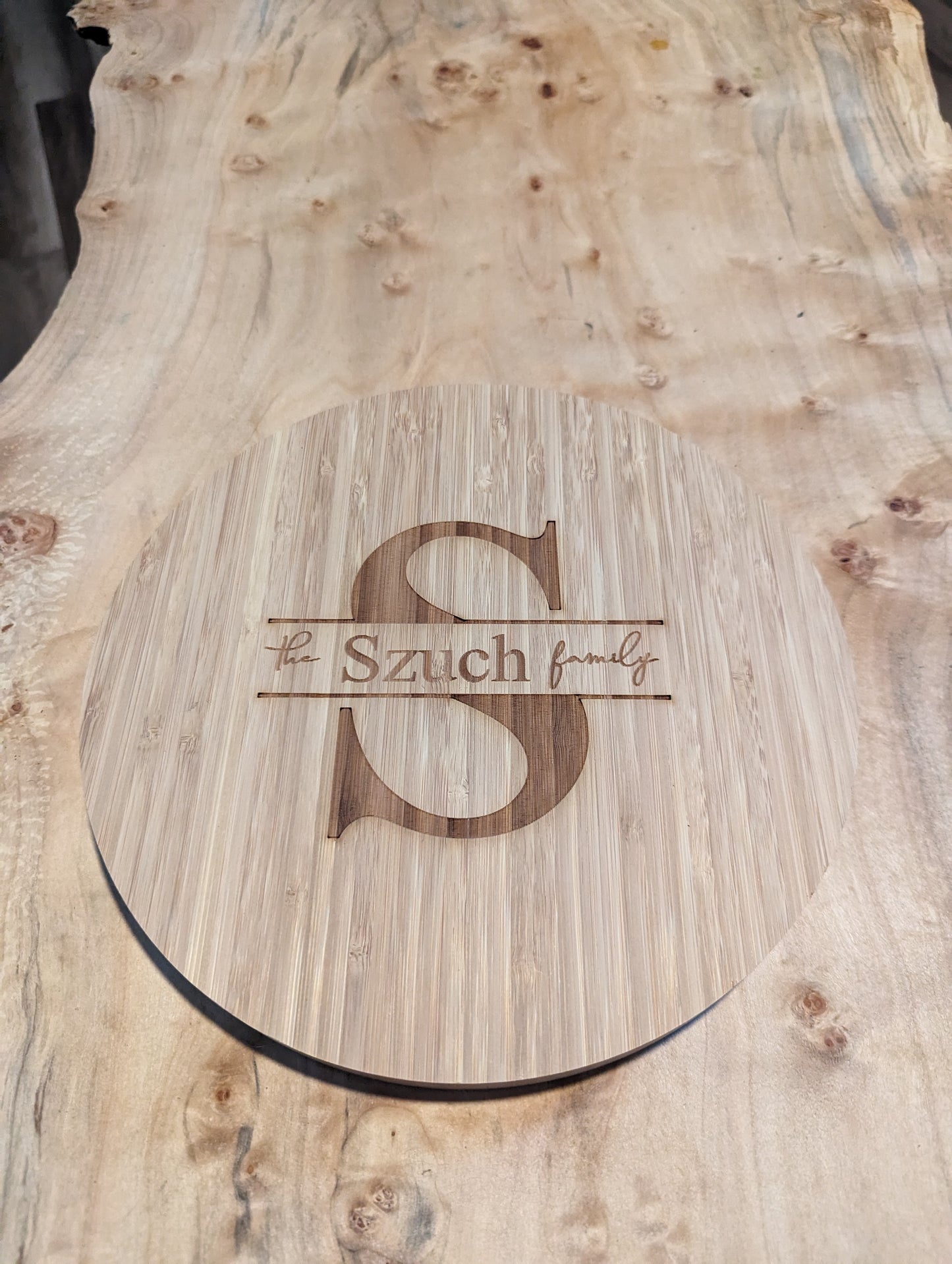 Premium Walnut or High Quality Bamboo Circle Cutting Board